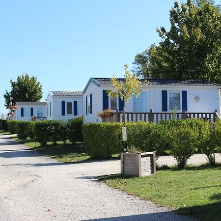 Camping Du Pontis Verteillac ภายนอก รูปภาพ