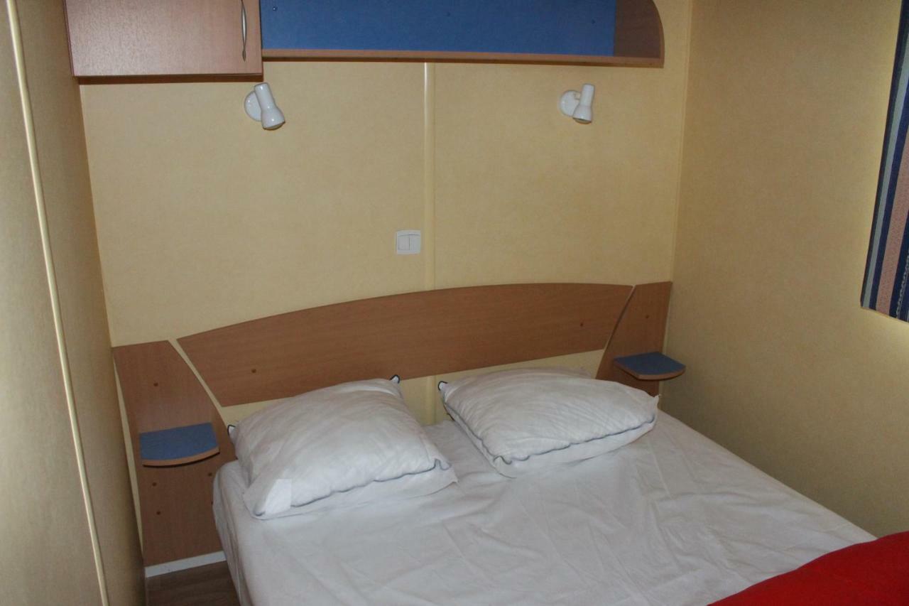 Camping Du Pontis Verteillac ภายนอก รูปภาพ