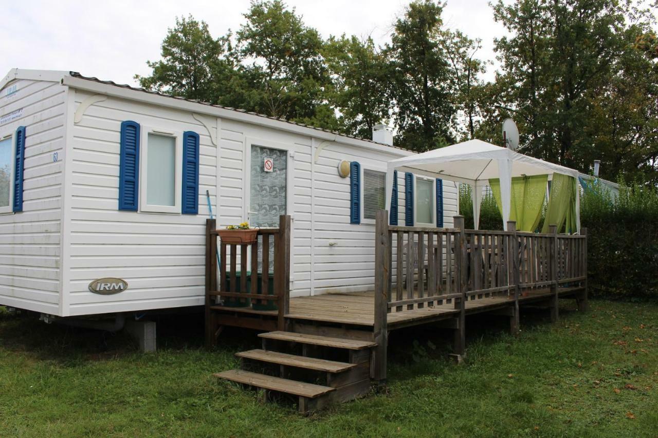 Camping Du Pontis Verteillac ภายนอก รูปภาพ
